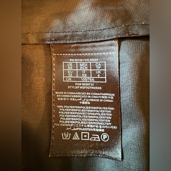 Guess Women's Black Casual Button-Down Shirt XS - Sleek & Versatile! - Picture 7 of 8